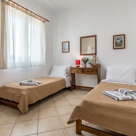 Erato's Adamantas (Milos)