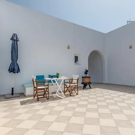 Apartment Erato's Adamantas (Milos)