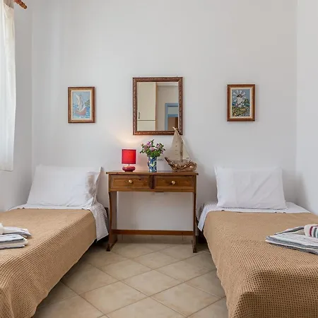 Erato's Apartment Adamantas (Milos)